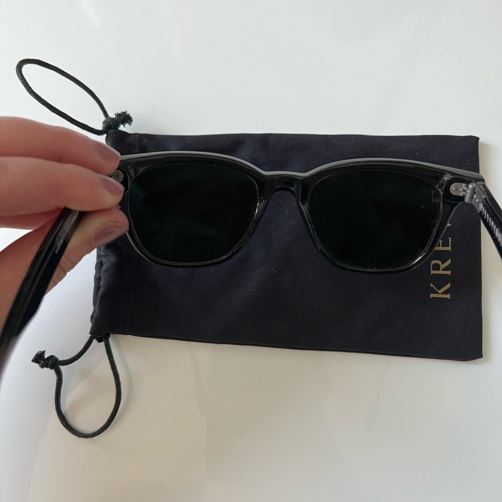 KREWE Black Sunglasses. 1 year old. No damage. Comes with cloth case - Picture 6 of 6